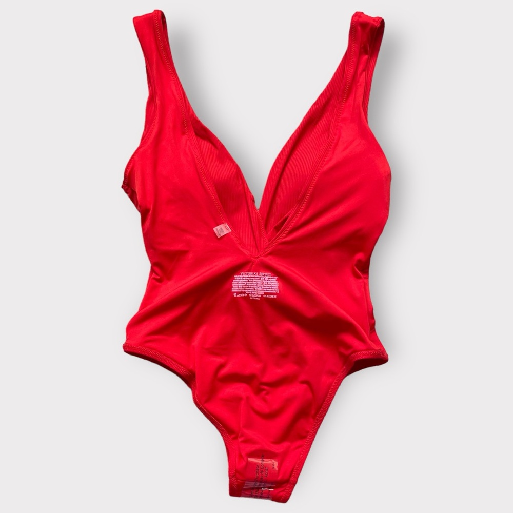 Victoria’s Secret Red One Piece Ribbed Swimsuit Size Medium Twist Plunge Padded - Picture 7 of 11